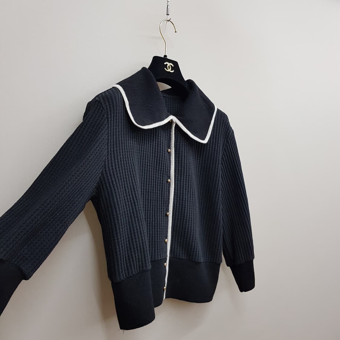 한섬 SJSJ 2022 배색 카라 골지 니트 82-94-160사이즈 상품이미지5
