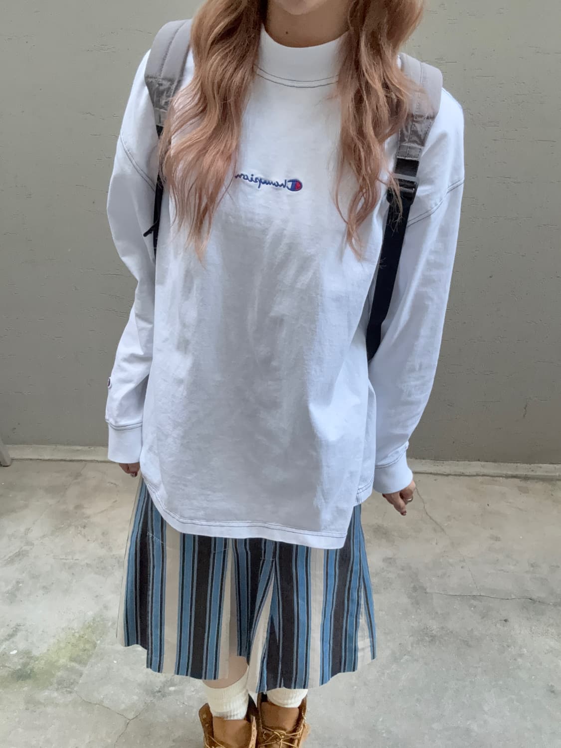 챔피온 하이넥 오버핏 화이트 롱슬리브 상품이미지2