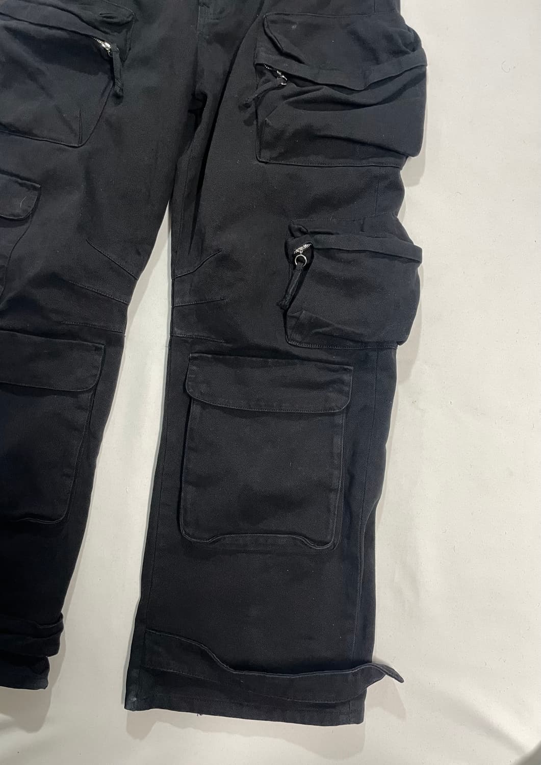 세븐틴 착용 유틸리티 포켓 팬츠 블랙 상품이미지6