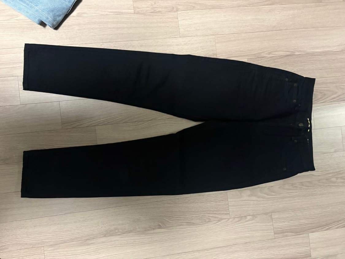 생로랑 블랙 데님 팬츠 상품이미지1