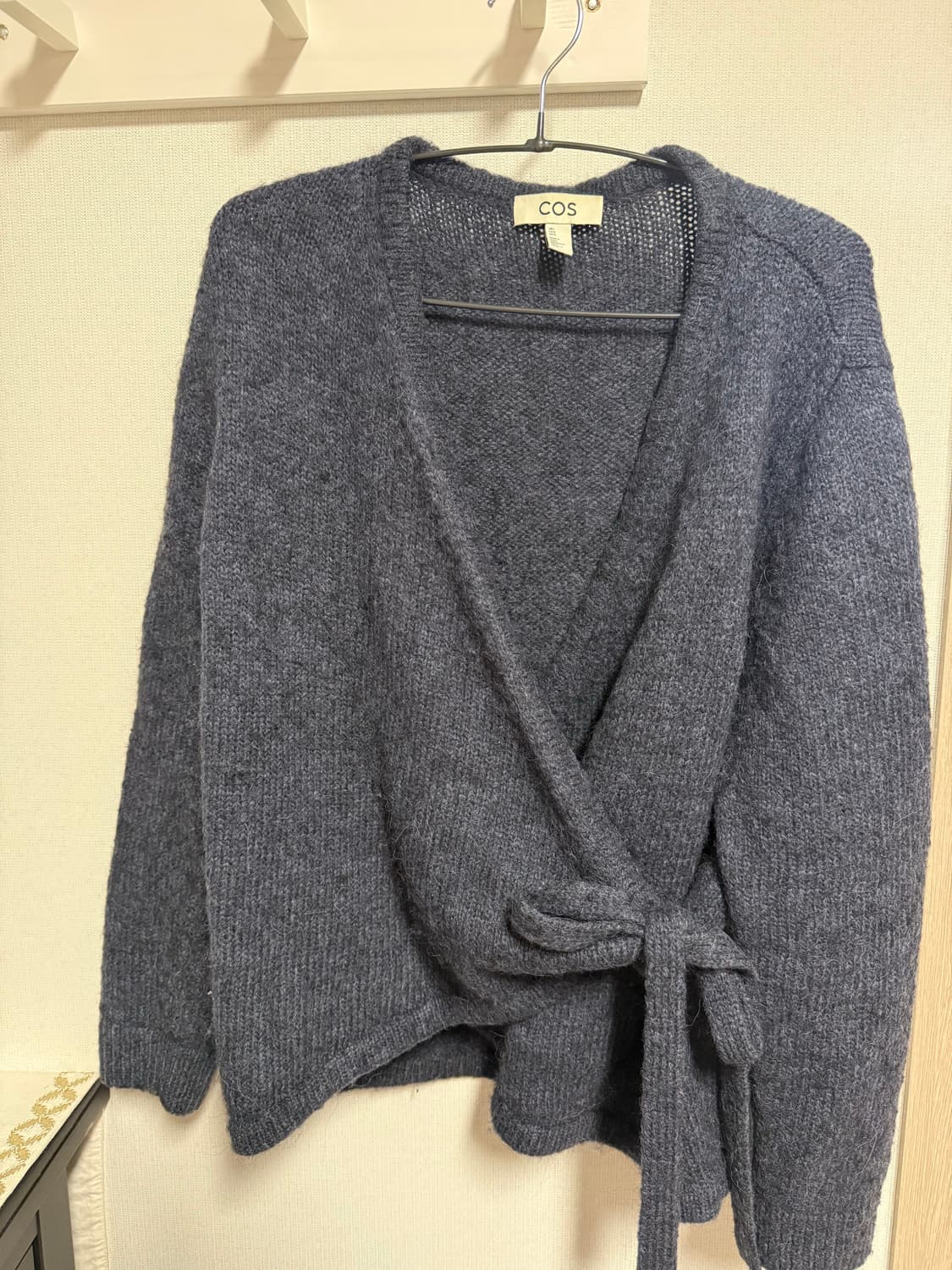 코스 울 랩 가디건 네이비 상품이미지4