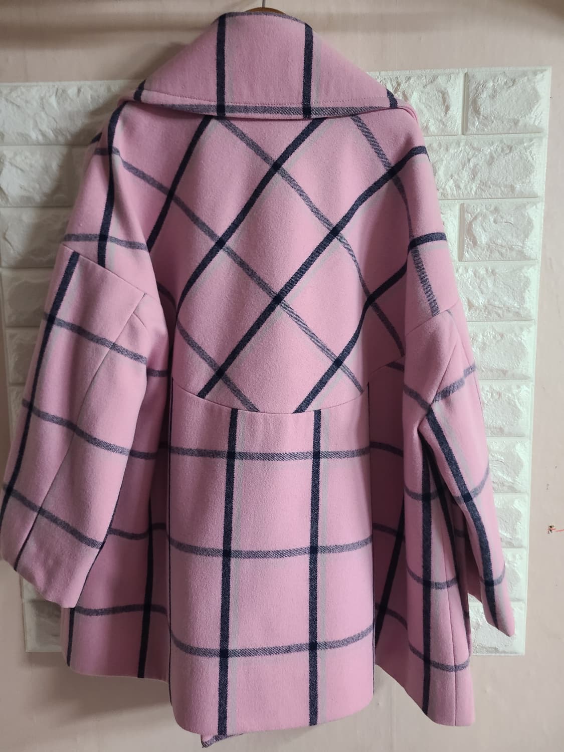 럭키슈에뜨 핑크 체크 코트(프리) 상품이미지4