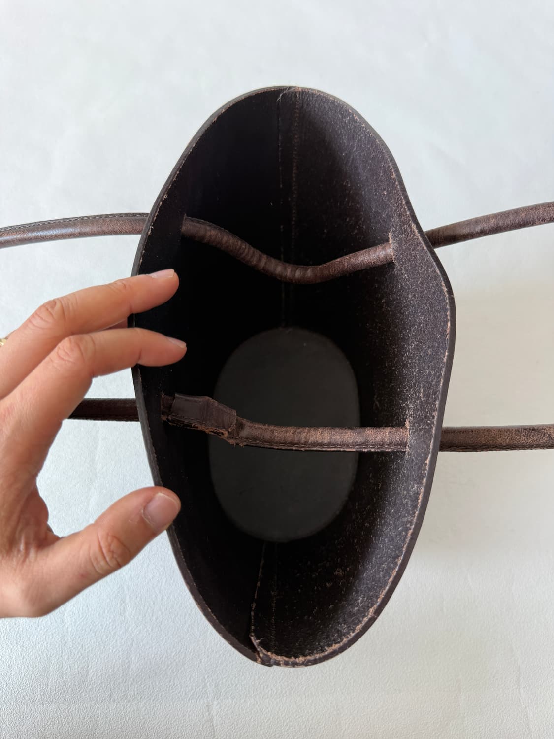 어트(autt) 레더 토트백 상품이미지8