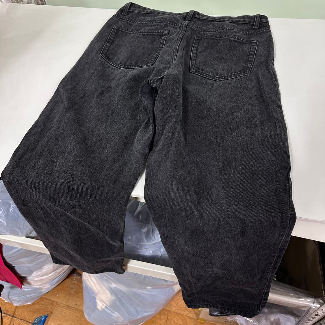 31 M 무신사스탠다드 무탠다드 블랙워시드 일자핏 데님팬츠 상품이미지4