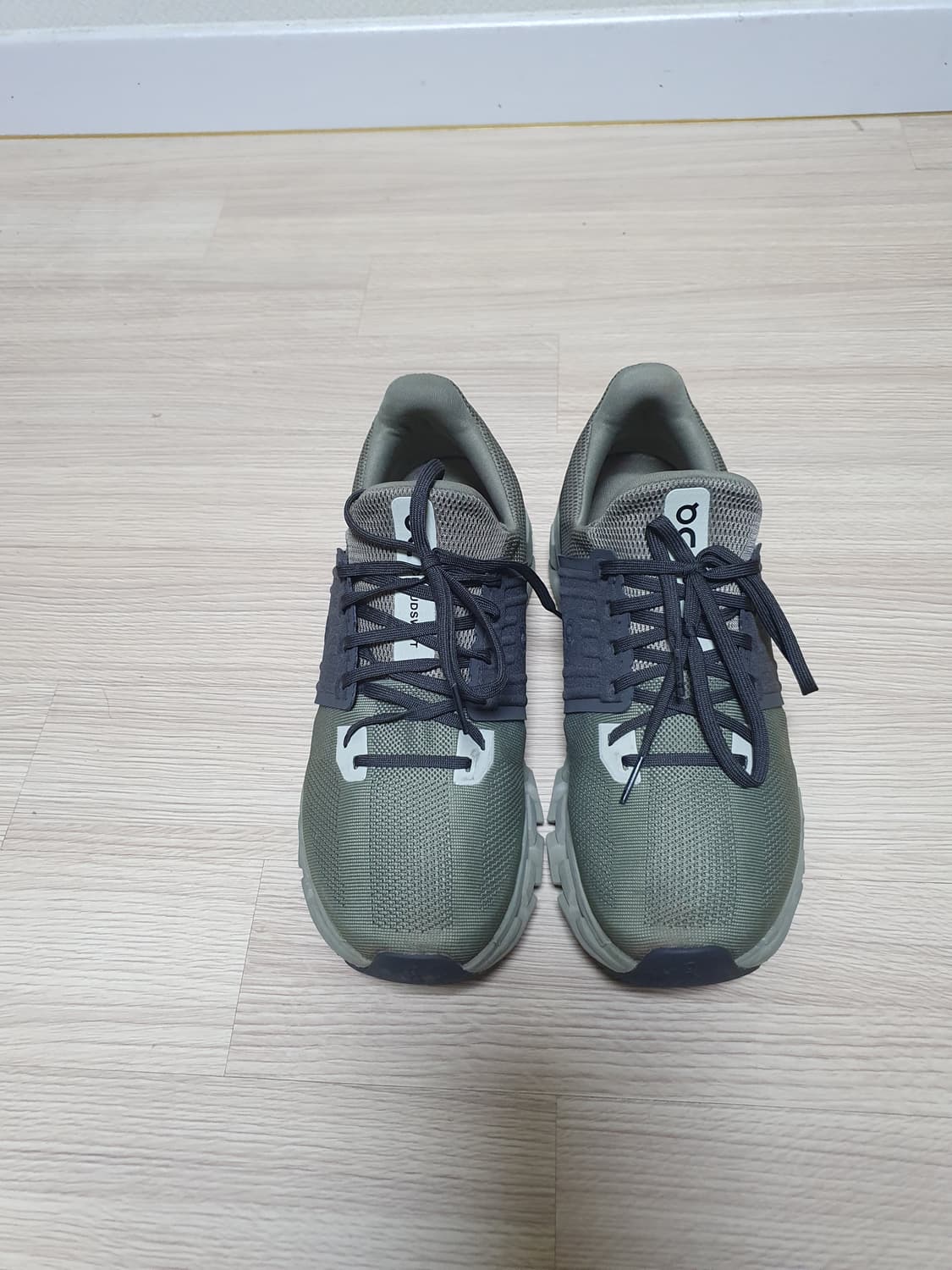 온러닝 클라우드스위프트 운동화 275 상품이미지3