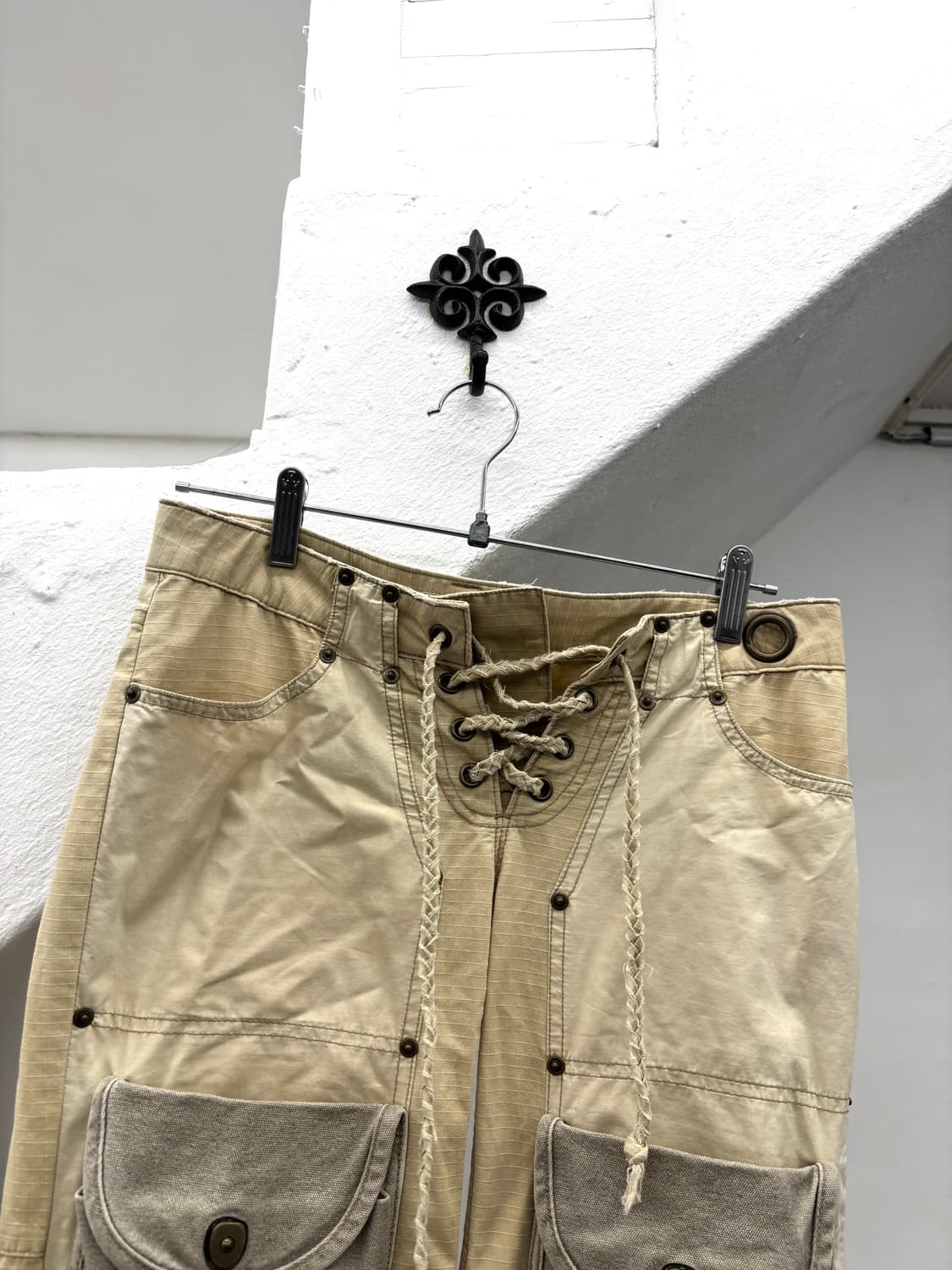G.O.A desert nomad lace-up flared cargo  상품이미지3