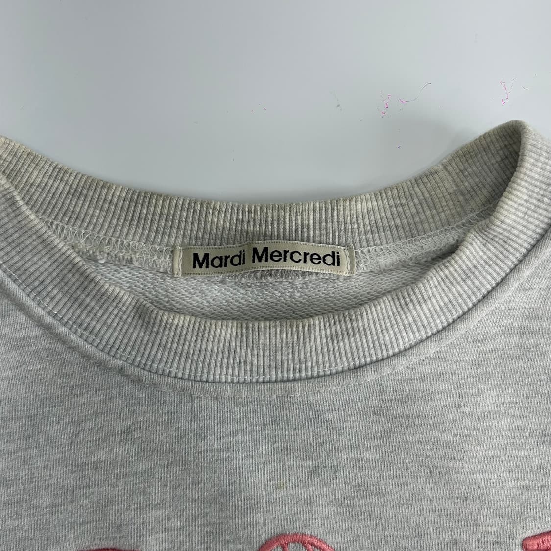 Mardi Mercredi 마르디메크르디 핑크 자수 로고 맨투맨 상품이미지5