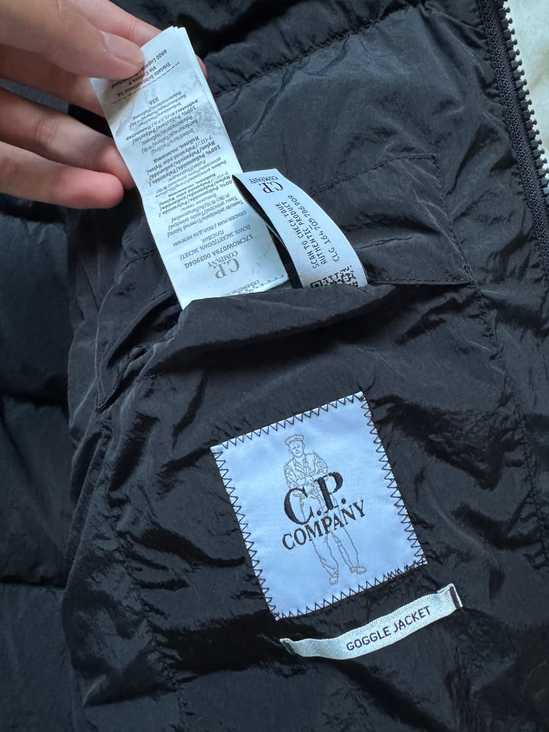 C.P. 컴퍼니 크롬-R 고글 다운 자켓 - 24FW 상품이미지5