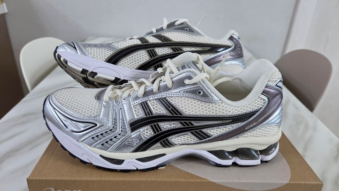 젤카야노14 크림블랙 285mm 상태최상 상품이미지2