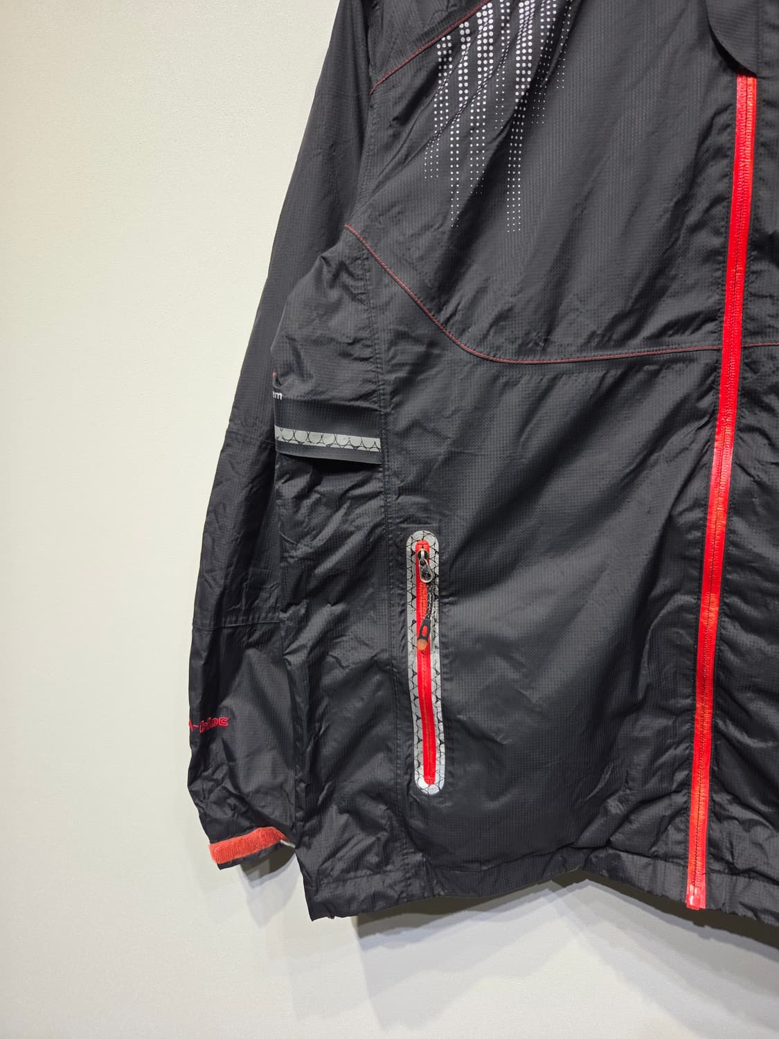 블랙야크(BLACK YAK) 테크니컬 바람막이 자켓 상품이미지4