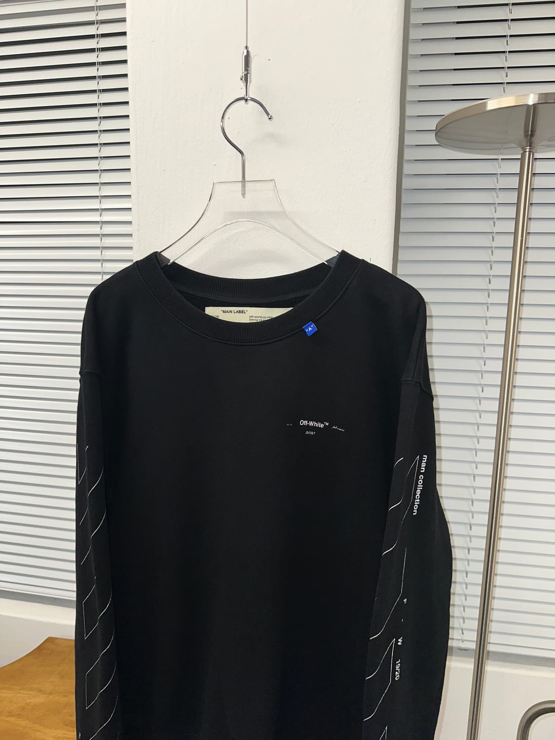 OFF WHITE 에로우 맨투맨 (블랙 M) 상품이미지1