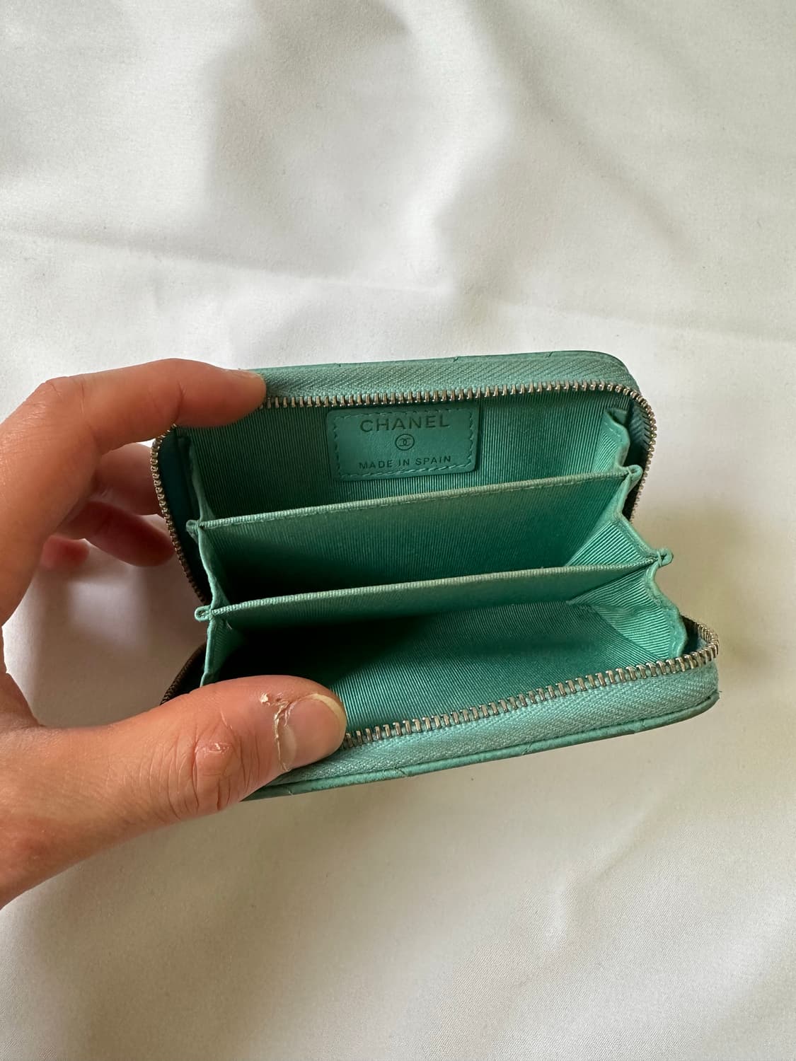 샤넬 여성 캐비어 지퍼돌이 카드지갑 스카이블루 금장 상품이미지10