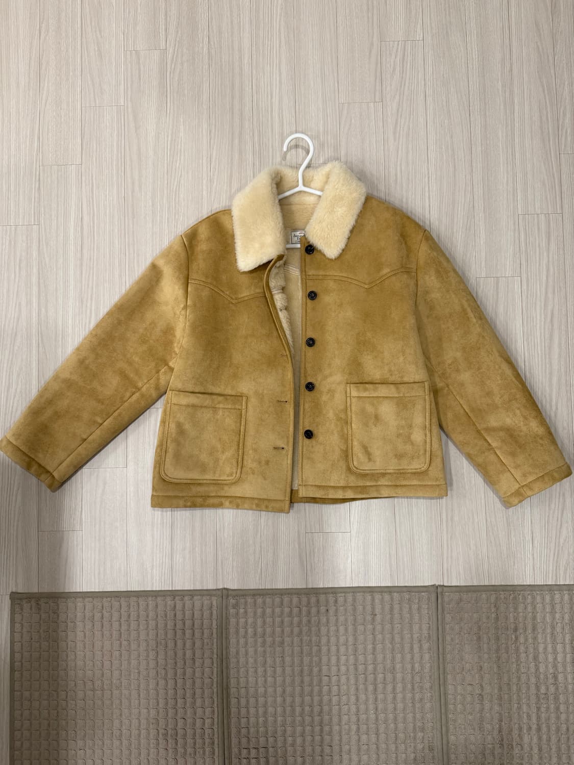 썸웨어버터 무스탕 상품이미지4