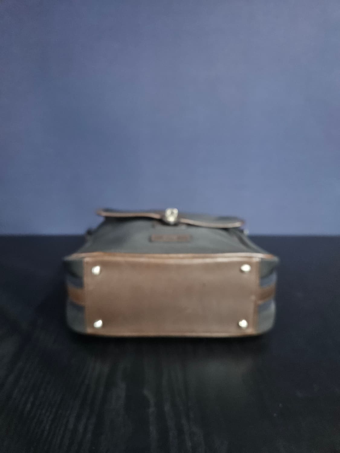 닥스 블랙컬러 남성 크로스백  상품이미지4