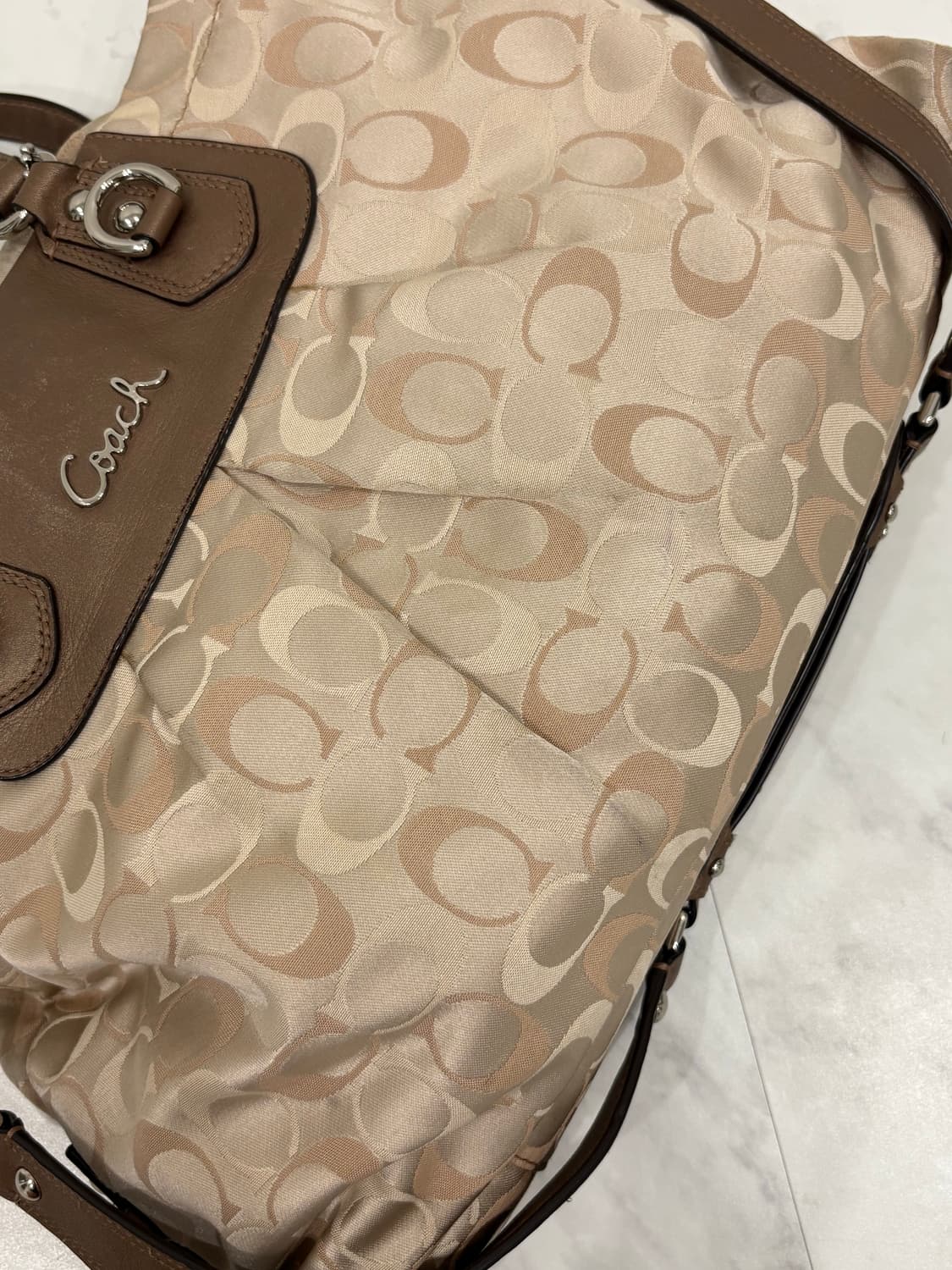 코치 빈티지애슐리시그니처새틴캐리올백 상품이미지2