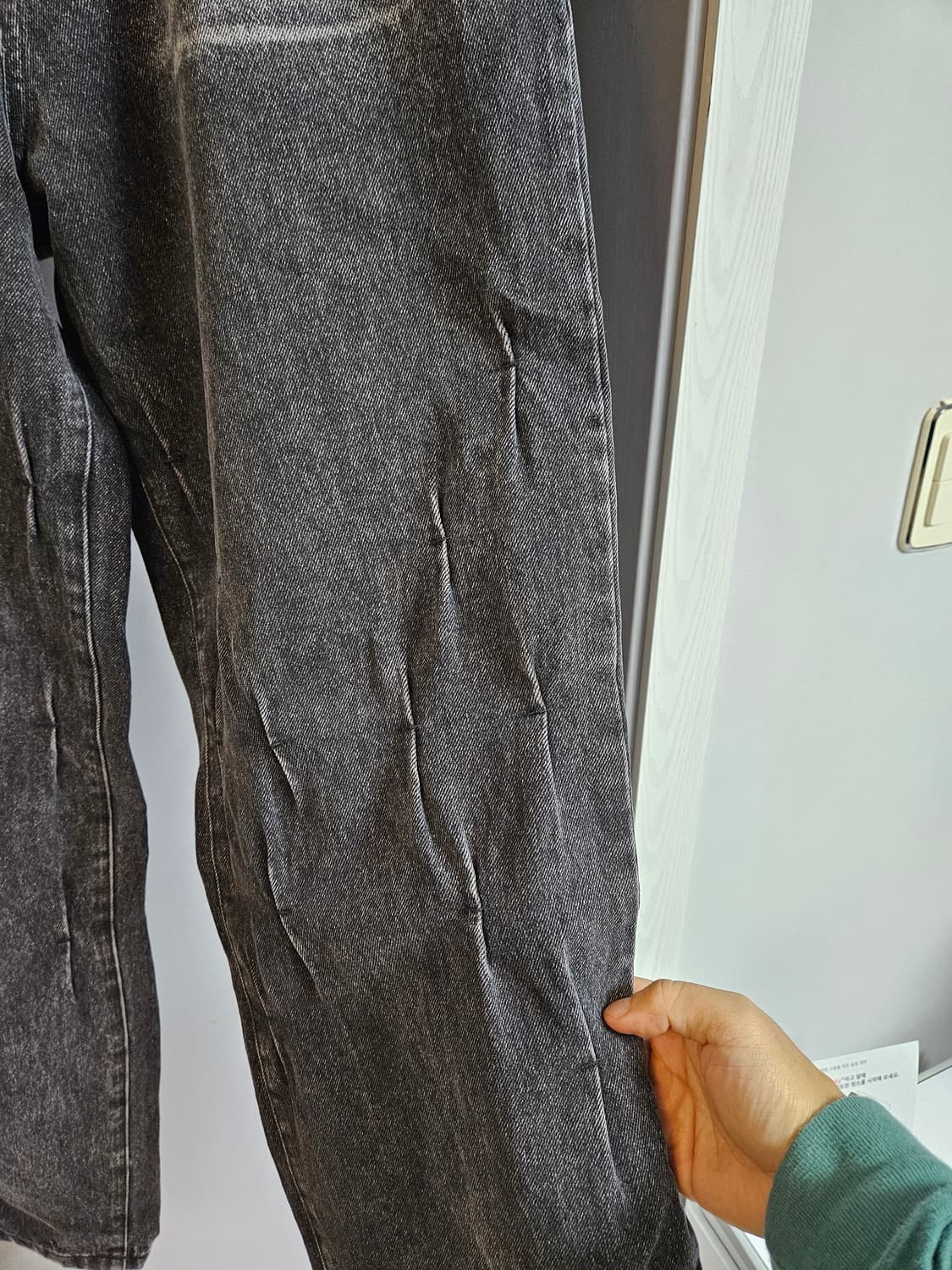 노매뉴얼 스티치 워싱 블랙 데님 팬츠 상품이미지3