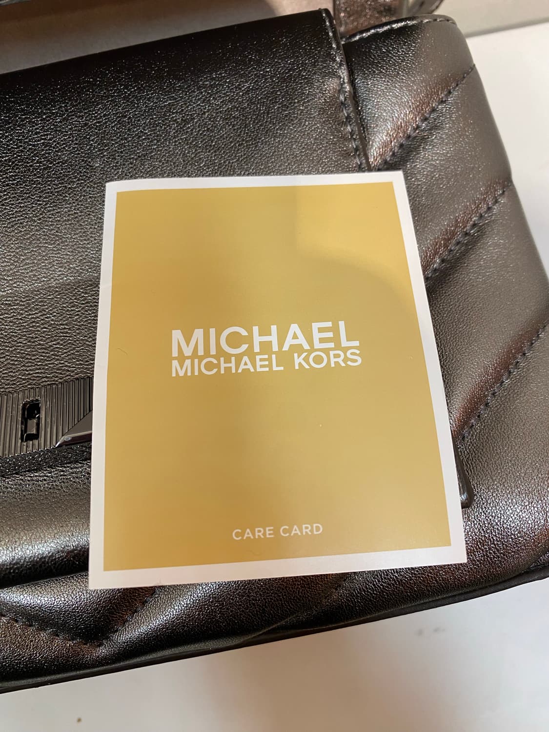 마이클 코어스(Michael Kors)양가죽 미디엄 메탈릭 숄더백 상품이미지7