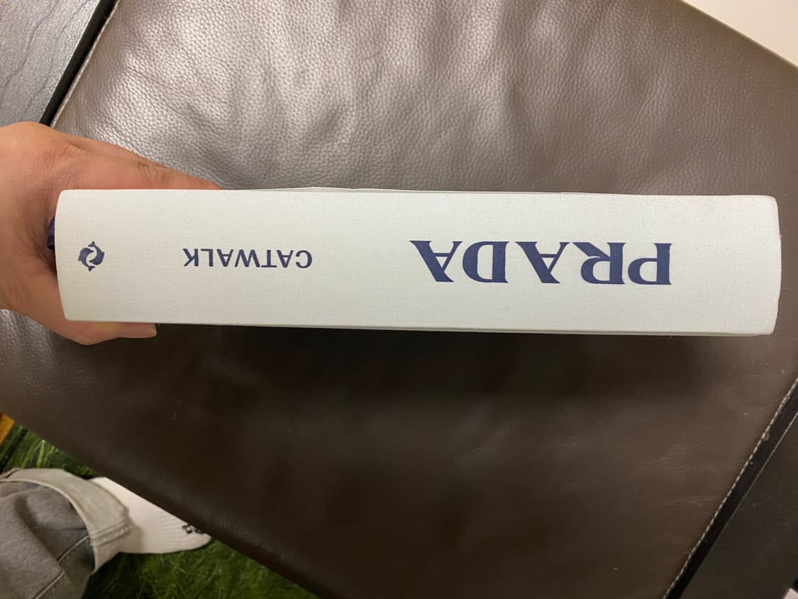 프라다 캣워크 북 Prada Catwalk 상품이미지3