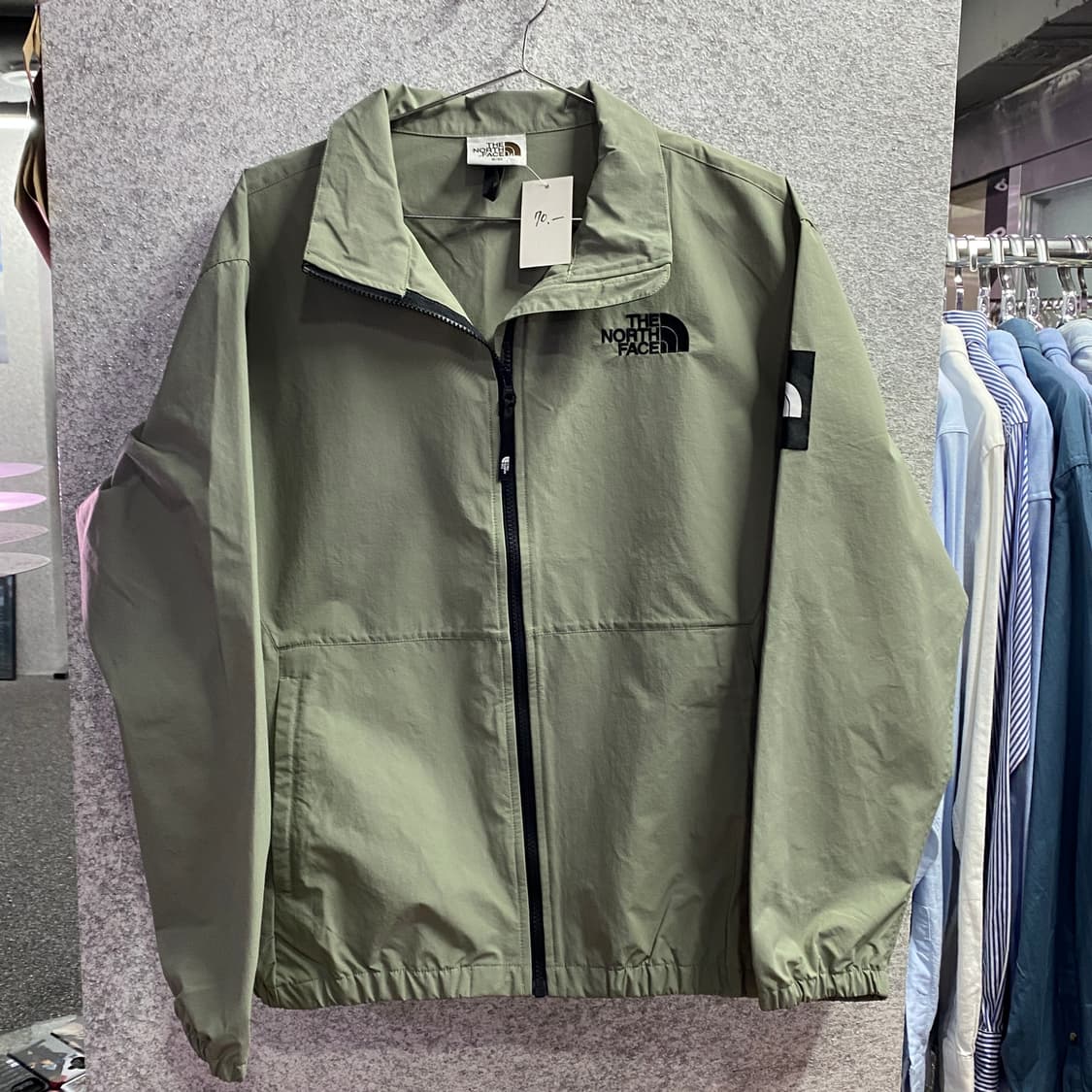 노스페이스 신형 카키 바람막이 B3095 상품이미지2