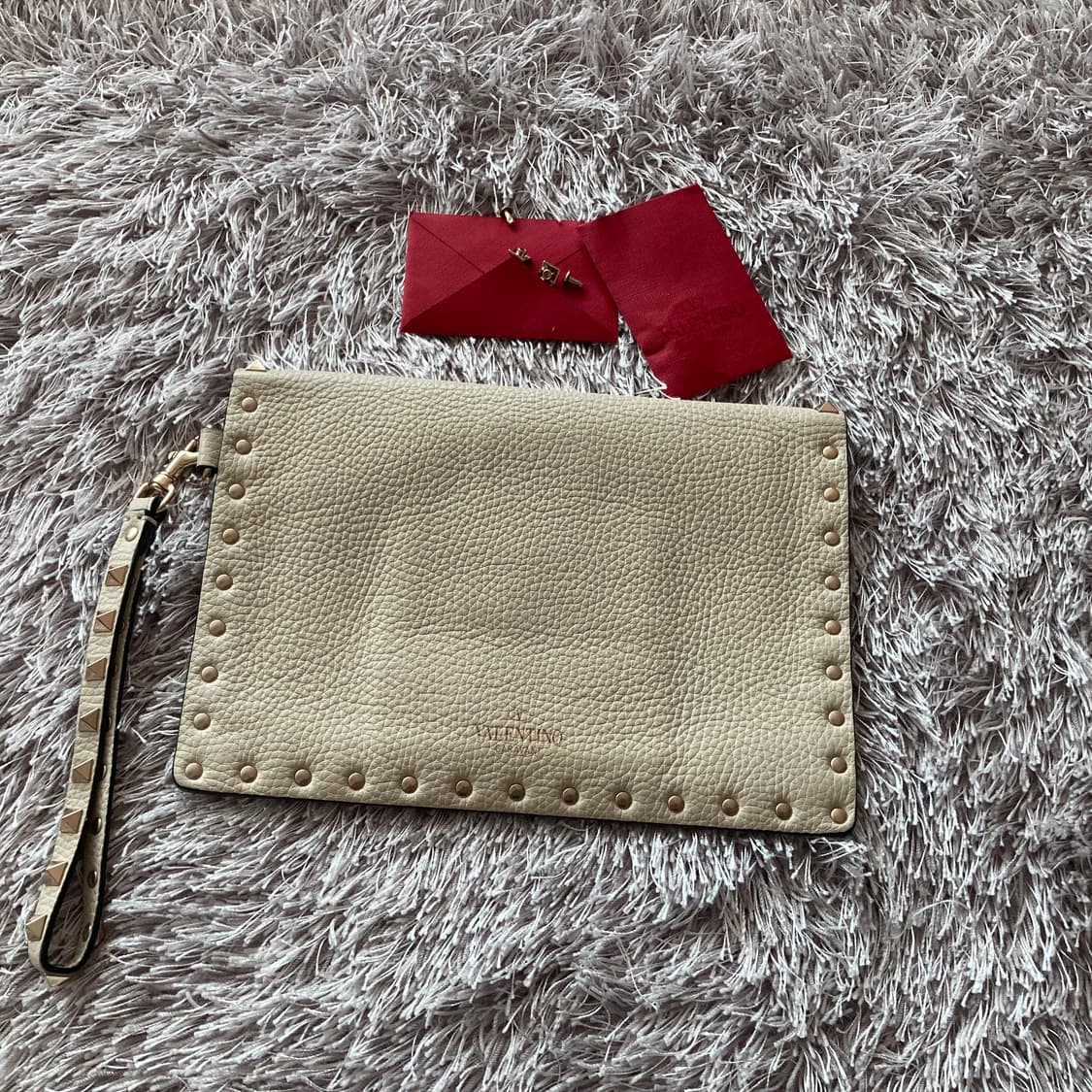 발렌티노 락스터드 클러치 아이보리  상품이미지2