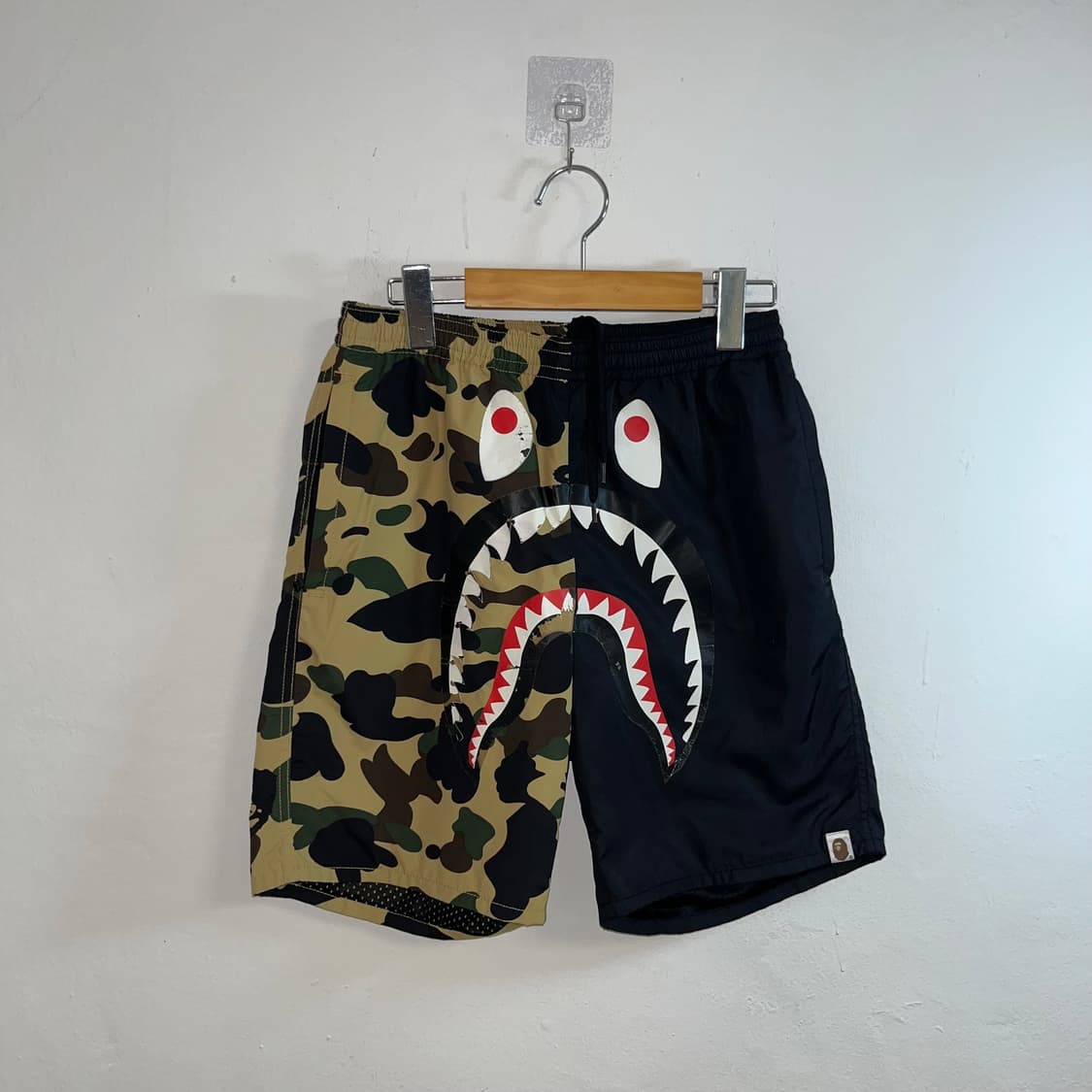 BAPE Shark Beach Shorts 상품이미지3