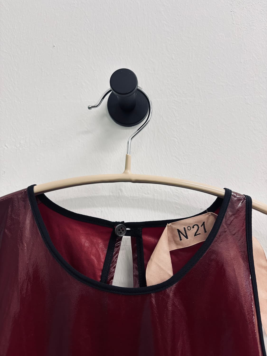 N21(넘버투애니원) 루즈핏 글로시 캉캉 원피스 상품이미지3