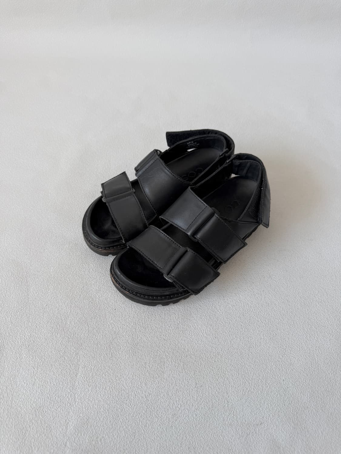 [225]코스(COS) 레더 벨크로 샌들 상품이미지4