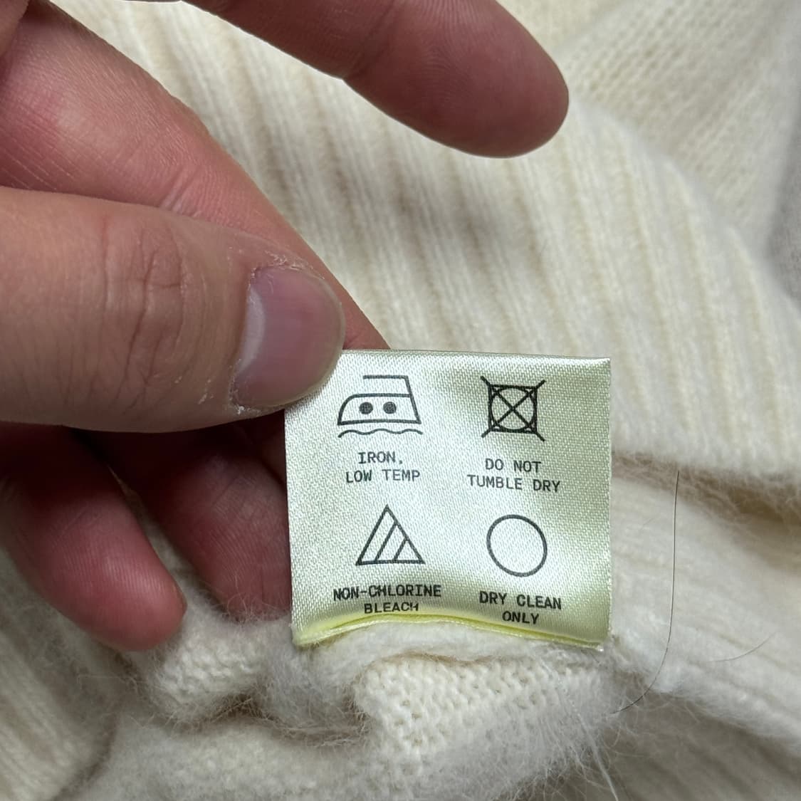 아비에무아 메리노울 카라 니트2 상품이미지9