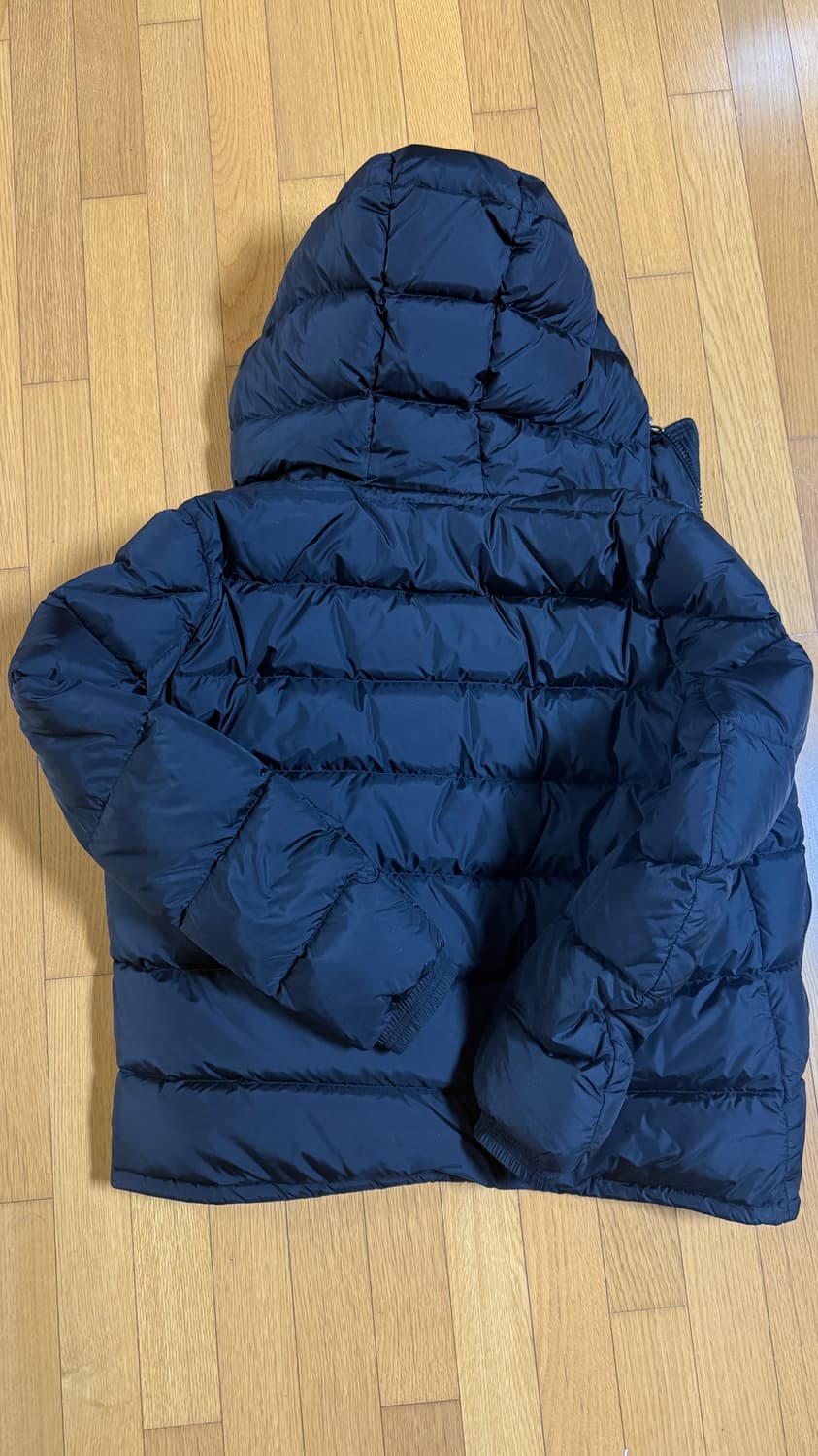 몽클레어 AITON 남성 패딩 블랙 TG 4 상품이미지2