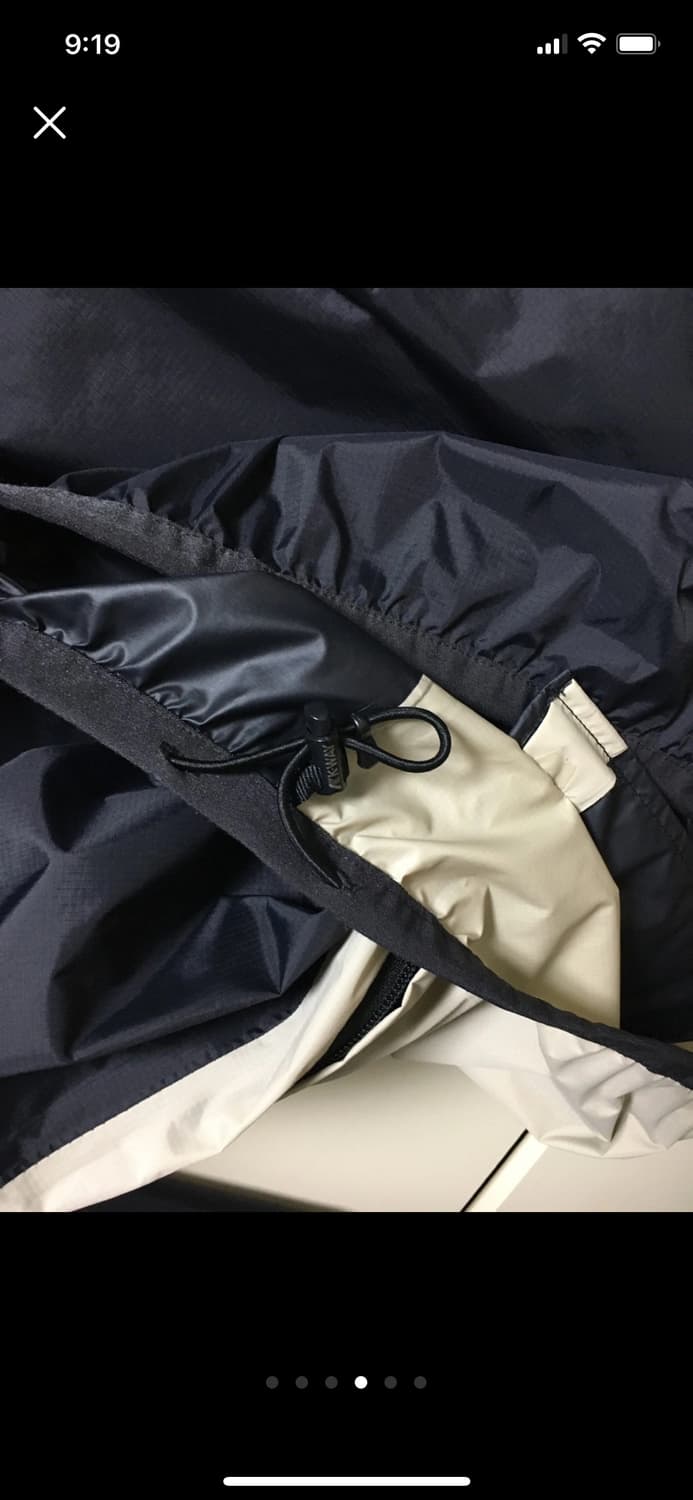 꼼데가르송 x kway콜라보 바람막이 판매합니다 상품이미지4