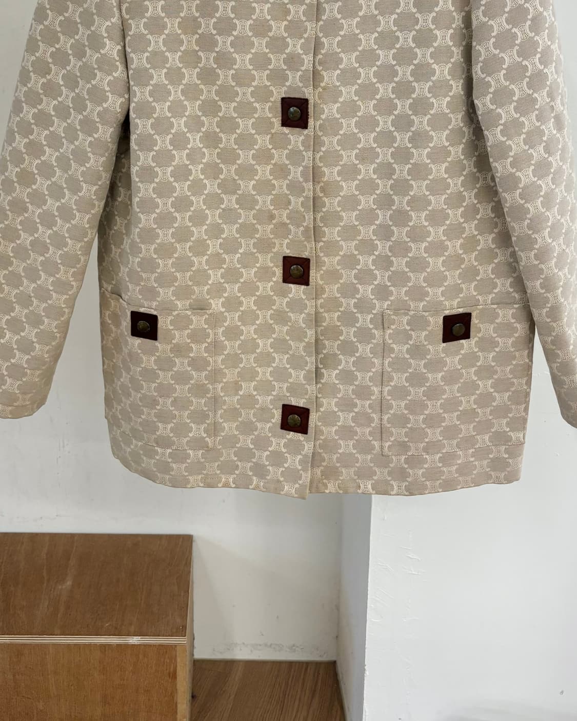 셀린느 베이지 마카담 패턴 자켓 상품이미지5