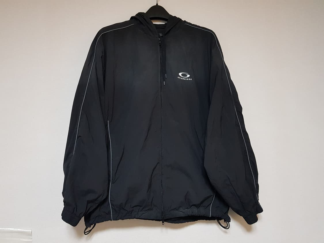 발렌시아가 루프 스포츠 아이콘 트랙 자켓 페이디드 블랙 상품이미지2