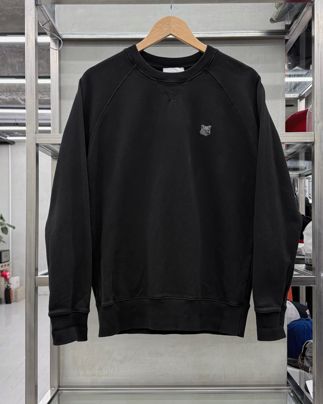 메종키츠네 그레이 폭스헤드 스웻 맨투맨 블랙 상품이미지1