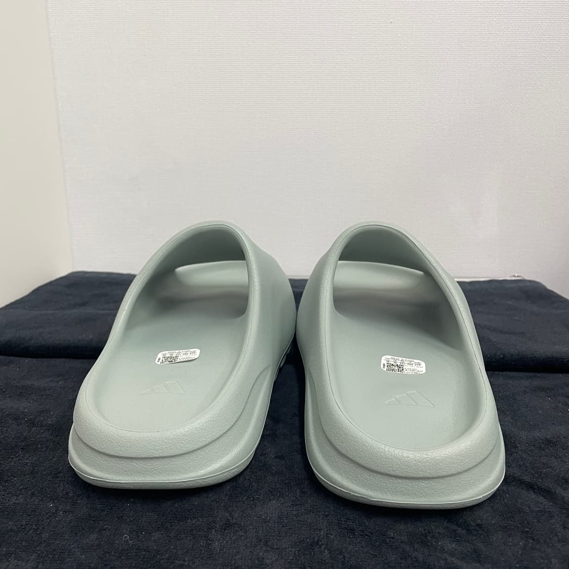 아디다스 이지슬라이드 솔트 275 상품이미지4