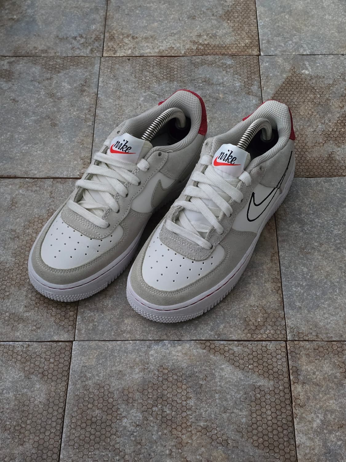 (230)나이키 에어포스 1 lv8 s50 라이트 스톤 상품이미지1