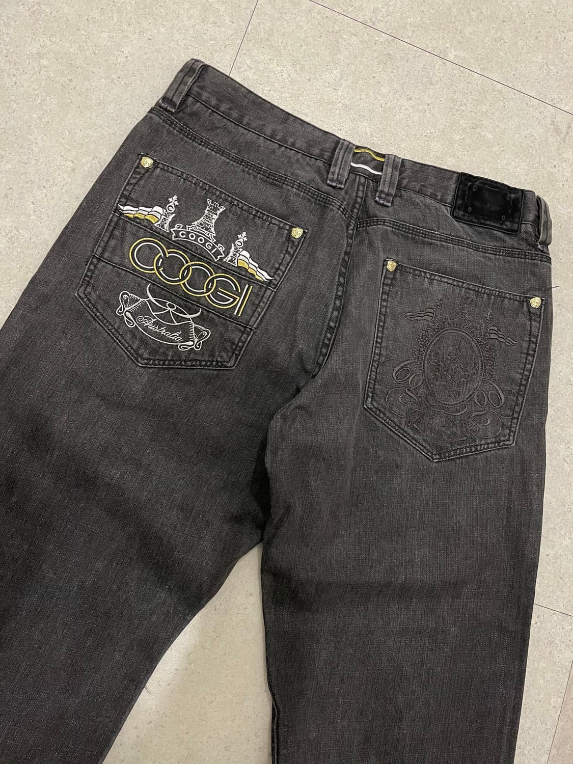 (빈티지)00‘s Coogi 쿠지 올드스쿨 자수 패치 와이드워싱데님팬츠 상품이미지2