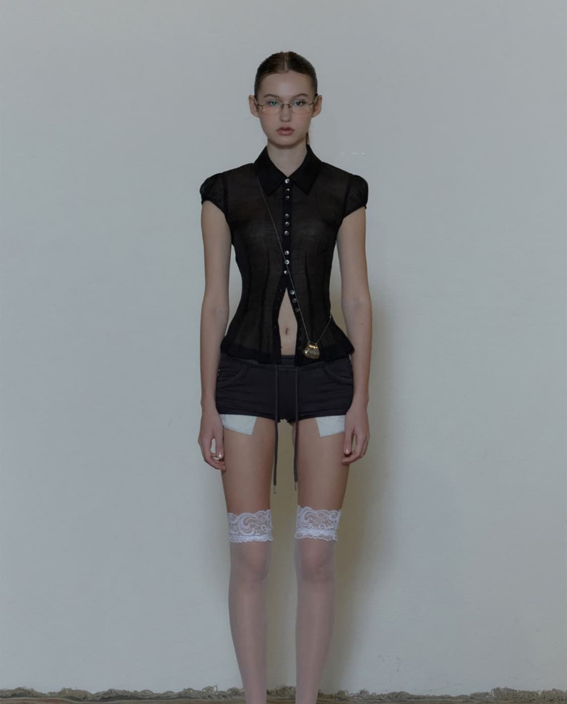 스컬프터 Sheer Pleated Hem Blouse Black 새상품 상품이미지1