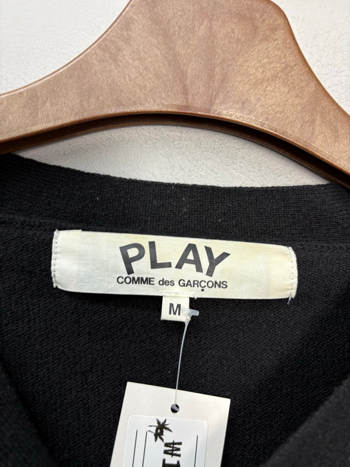 꼼데가르송플레이 블랙 레드와펜 모 가디건 A2969 상품이미지6