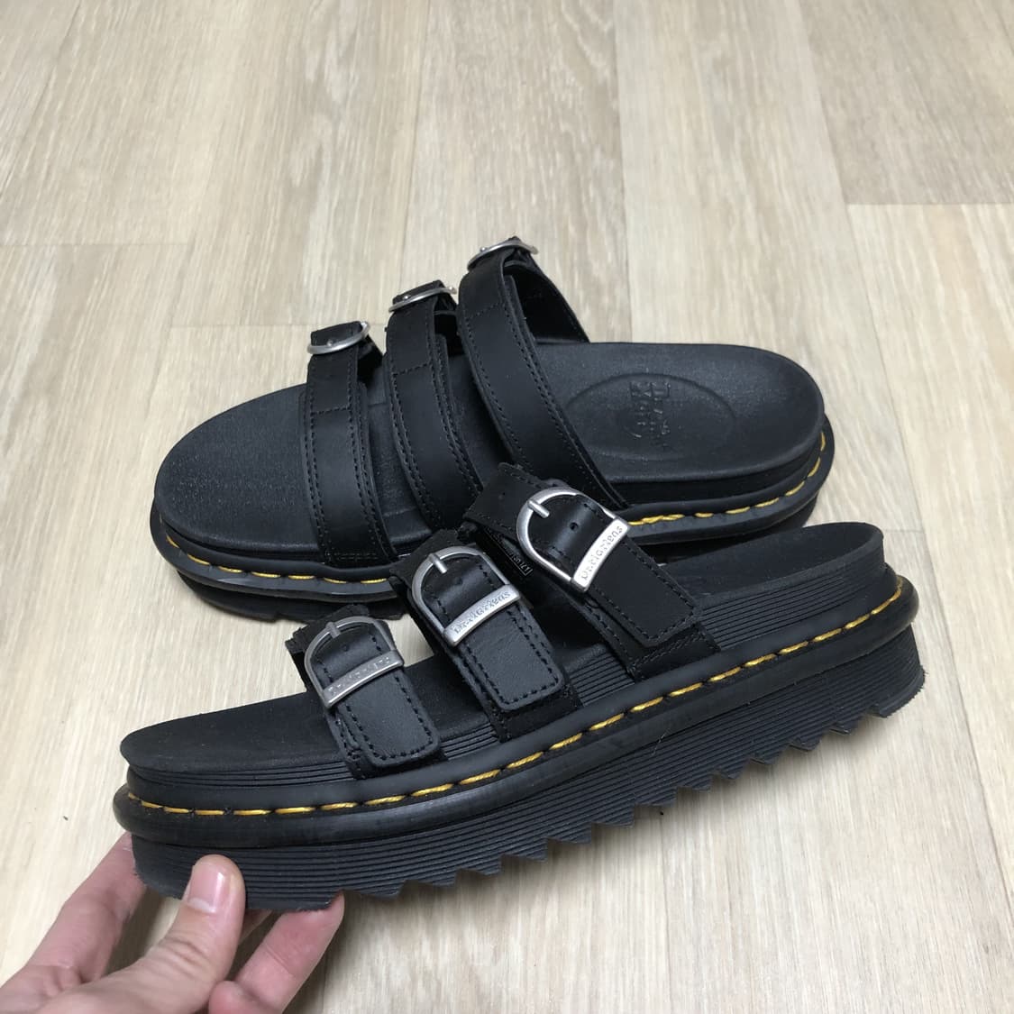 (240) 닥터마틴 Dr.martens 블레어 슬라이드 샌들 블랙 상품이미지1