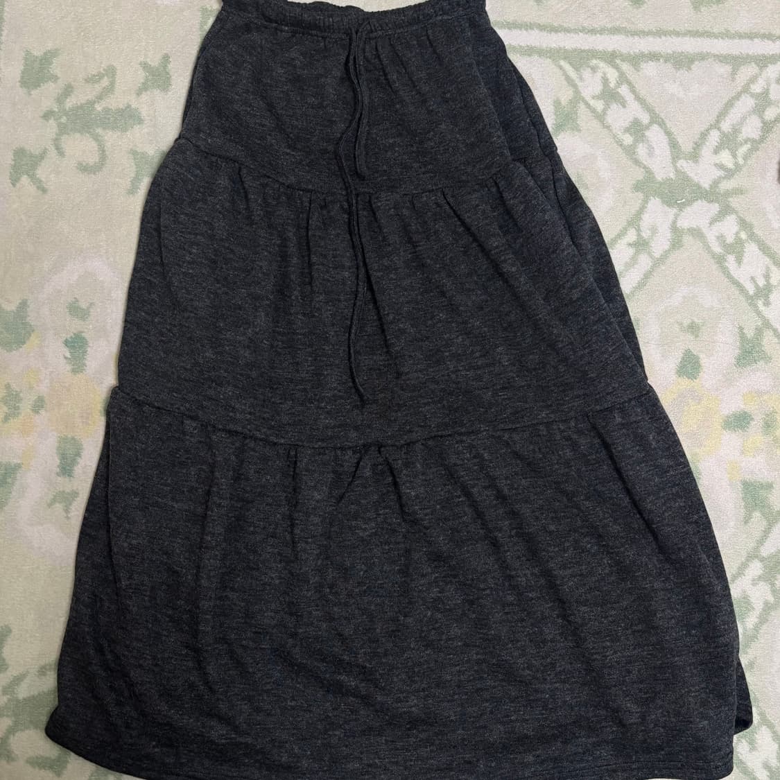 새상품 어텀 윈터 티어드 스커트 차콜 상품이미지4