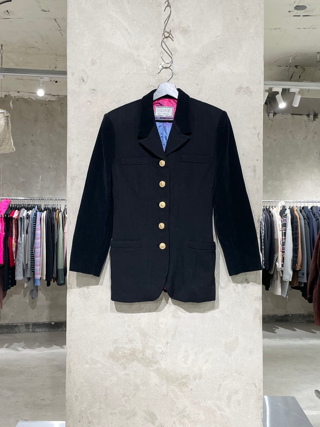 베르수스 블랙 클래식 금장버튼 코듀로이 자켓 상품이미지1