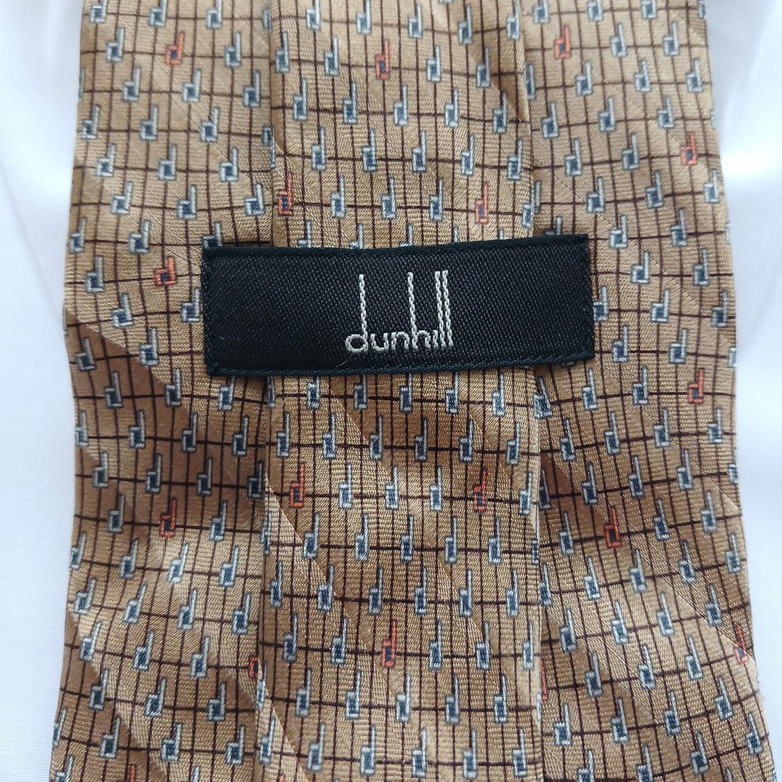 던힐 실크 베이지 기하 패턴 넥타이 9.7cm A등급  A18773
 상품이미지5