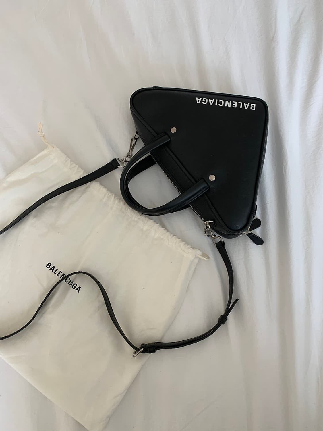 발렌시아가 트라이앵글 크로스백 토트백 상품이미지1