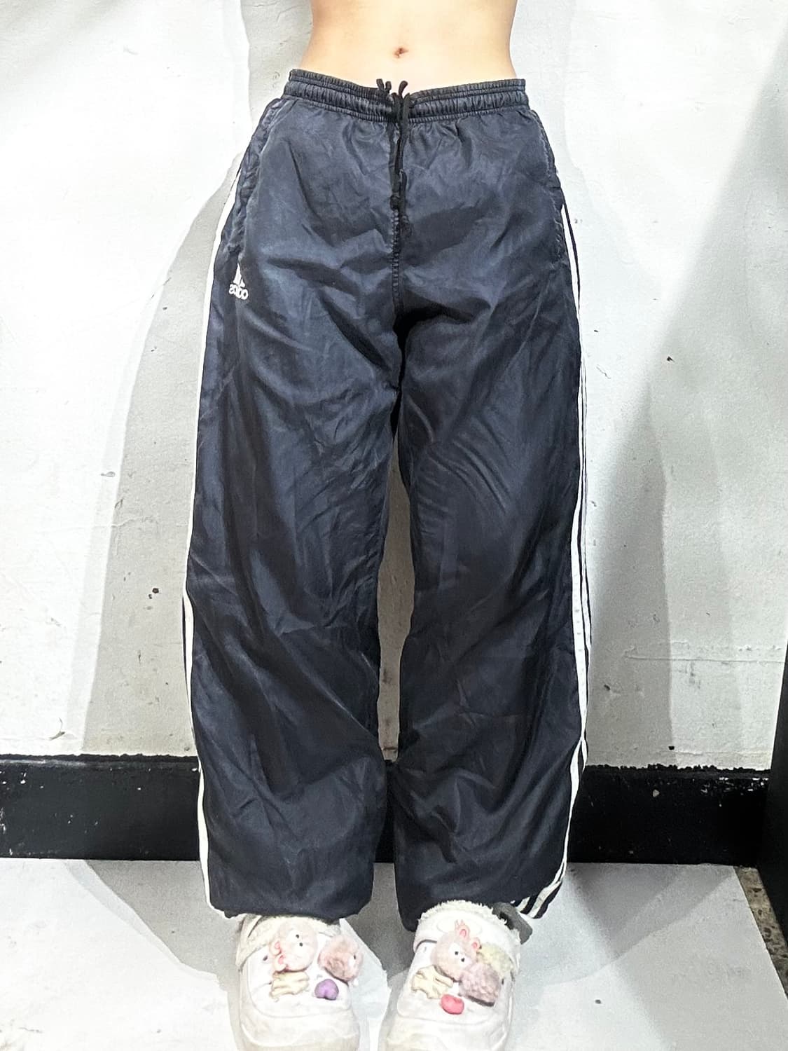 90s 아디다스 블랙 화이트 삼선 와이드 트랙 팬츠 상품이미지2