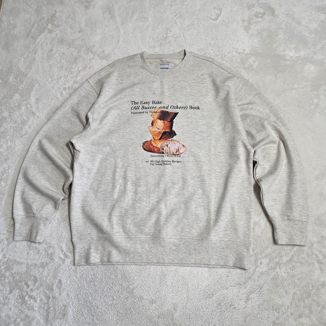 (XL)비바스튜디오 베이킹 그래픽 맨투맨 상품이미지1