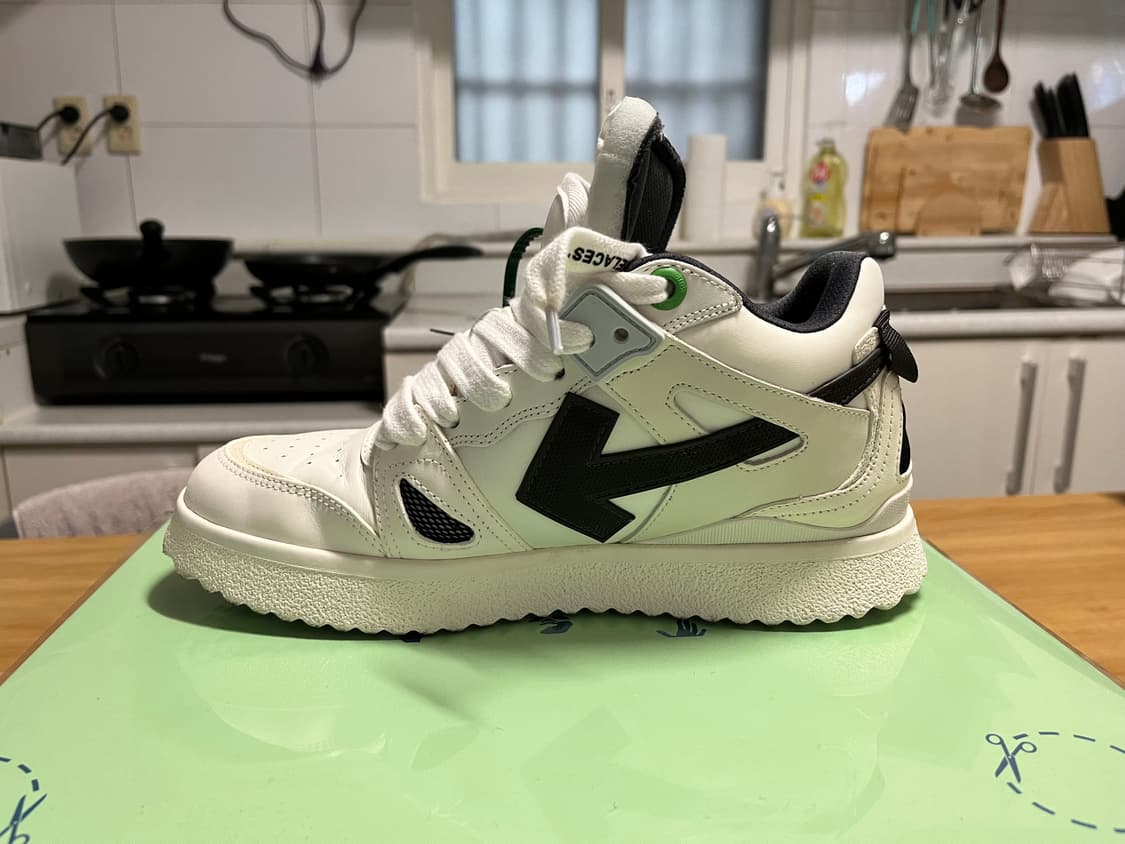 오프화이트 23ss 스펀지 미드탑 스니커즈 41사이즈 상품이미지3