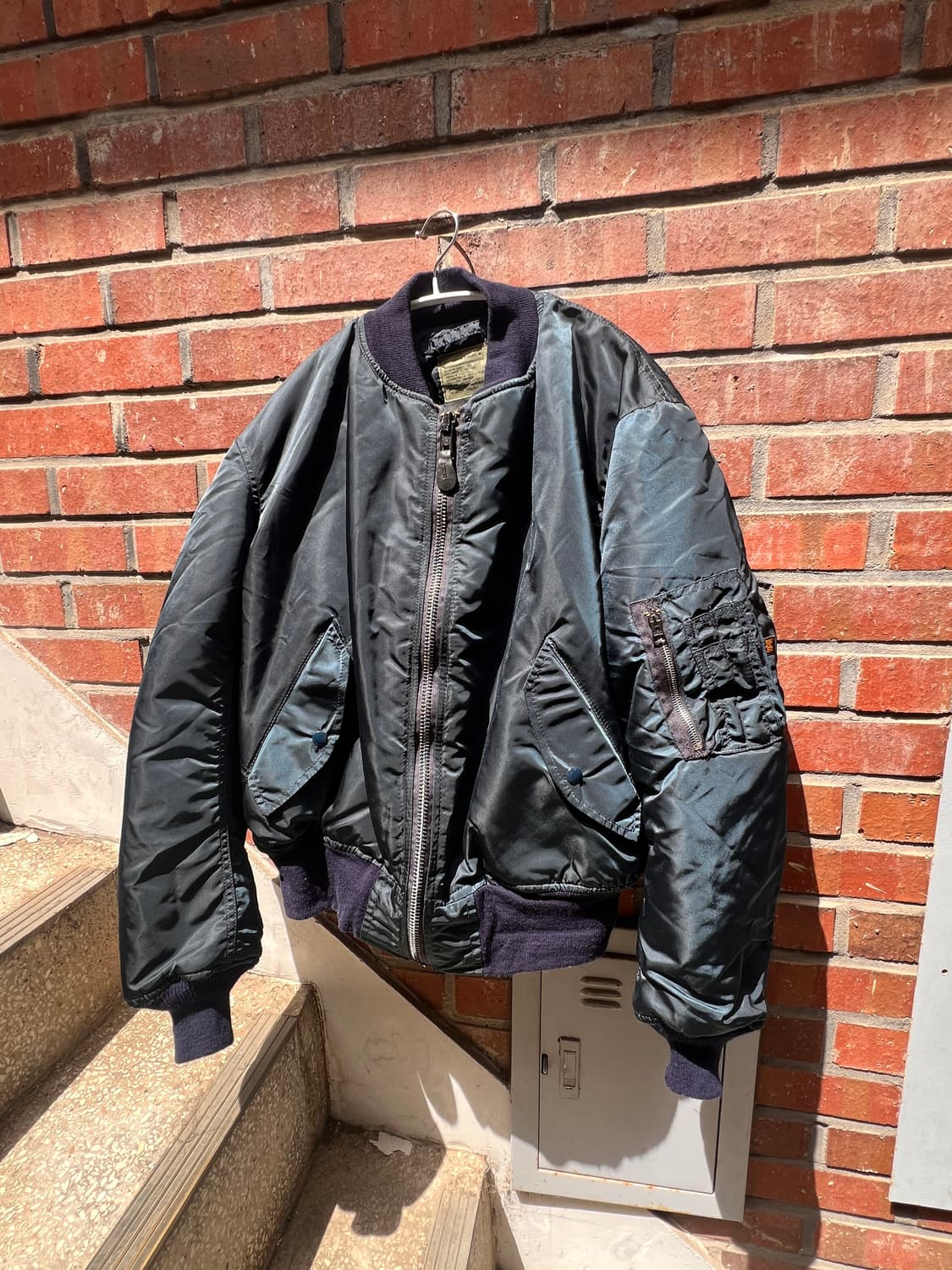 [USA] 알파 인더스트리 MA-1 항공점퍼 (L / navy) 상품이미지1