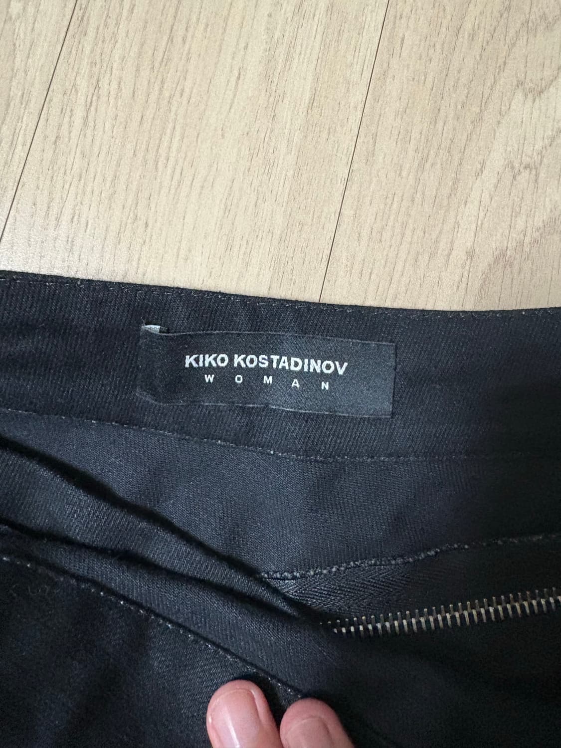 키코 코스타디노브 쇼츠 상품이미지2