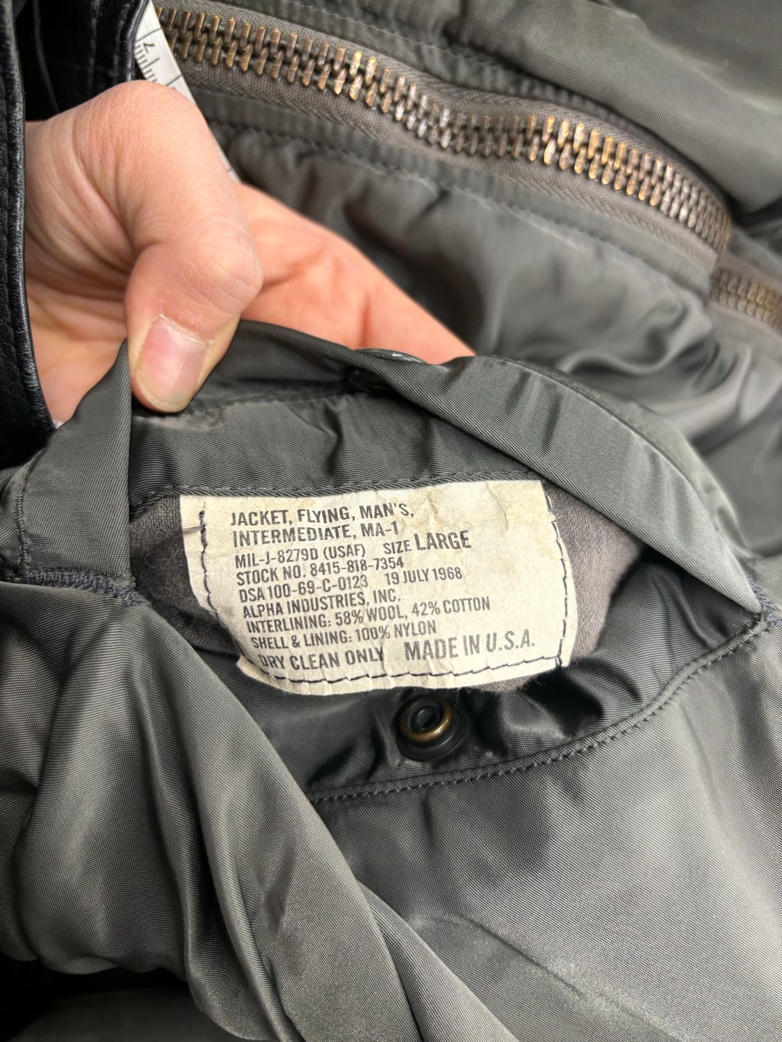알파 인더스트리 MA-1 플라이트 자켓 상품이미지7