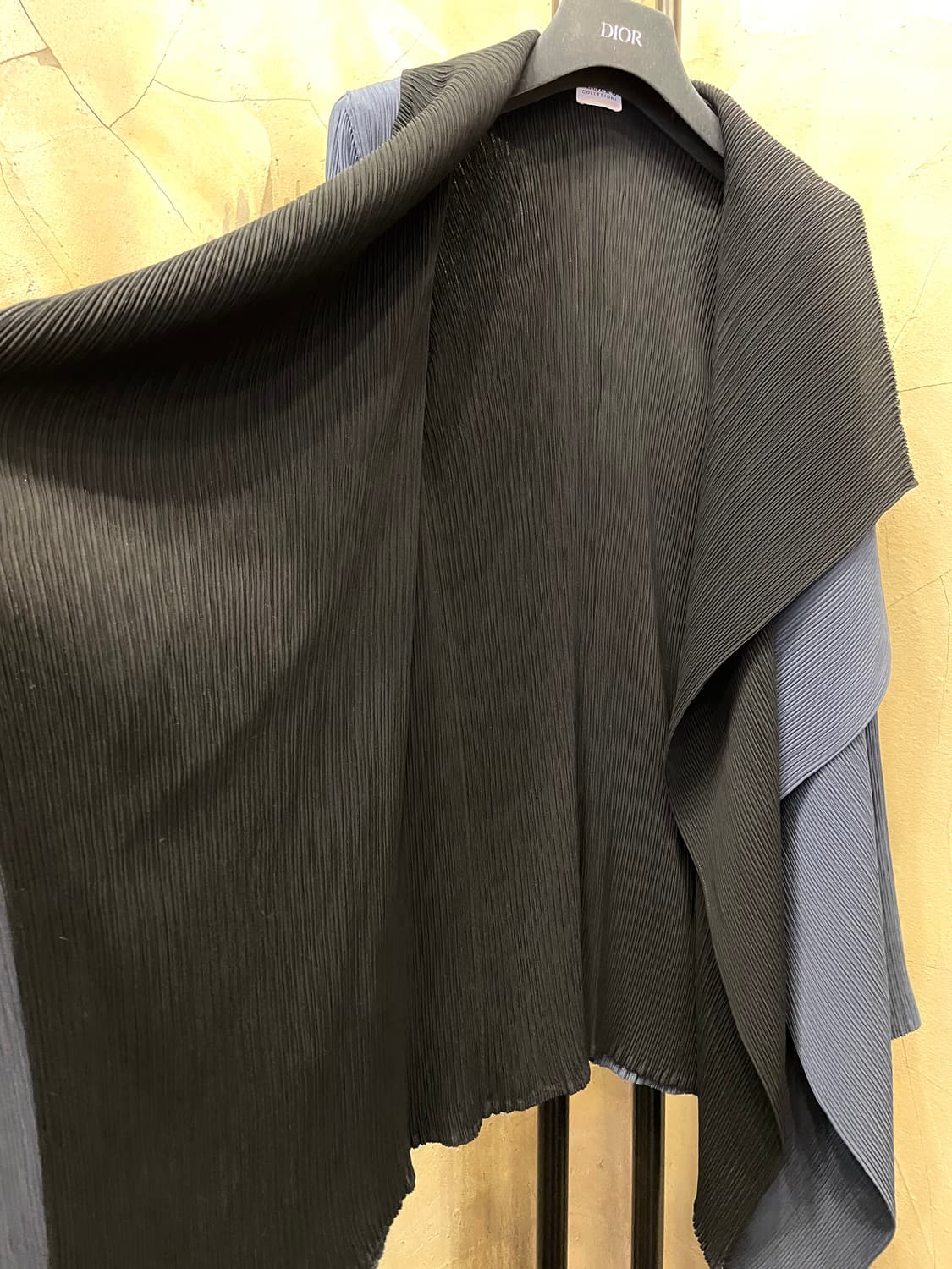 아르마니 꼴레지오니 레이어드 플리츠 가디건 55~66 상품이미지6